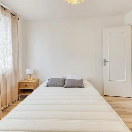 Magnificent Apartment, 4 Bedrooms, Fiber Wifi Apartmán