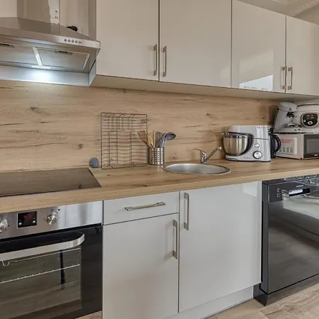 Magnificent Apartment, 4 Bedrooms, Fiber Wifi Apartmán *