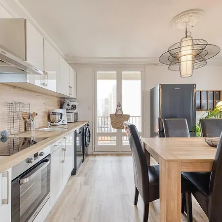 Magnificent Apartment, 4 Bedrooms, Fiber Wifi Apartmán