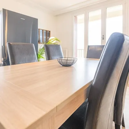 Magnificent Apartment, 4 Bedrooms, Fiber Wifi Grenoble