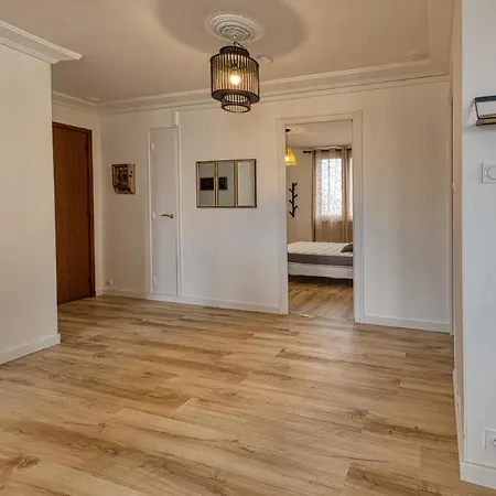 Magnificent Apartment, 4 Bedrooms, Fiber Wifi Grenoble